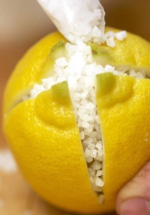 Keep a lemon cut in four in your bedroom overnight