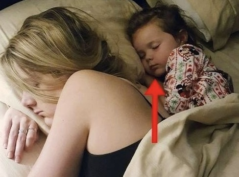 “I woke up in the morning and found this picture on my phone, my husband had taken it while I was sleeping, but when I realized what had happened…” The mother revealed the painful truth behind this image