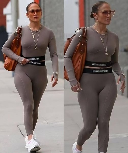 Jennifer Lopez wore figure-flattering leggings and a crop top that hugged her curves. But accidentally let passersby see this…