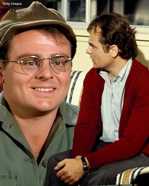 Gary Burghoff AKA Radar from ‘M*A*S*H’ Always Kept His Left Hand Out of View – Five Times We Could See It