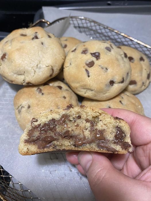 How to Make Incredibly Soft and Fluffy Chocolate Chip Cookies