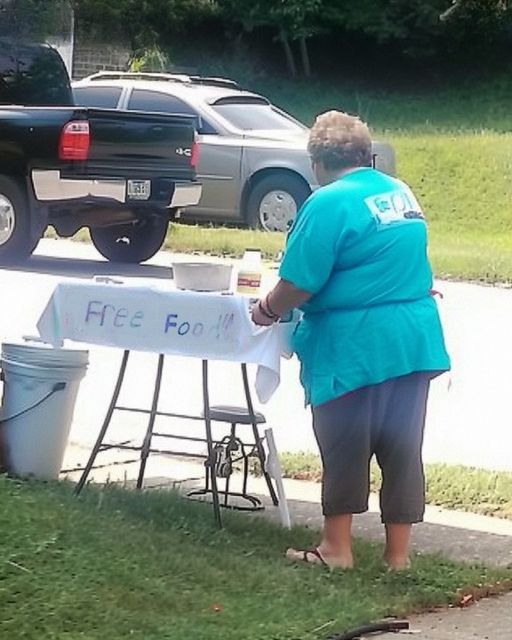 Sweet Lady Feeds Local Kids for Free – When a Neighbor Tried to Kick Her Out, the Unbelievable Happened